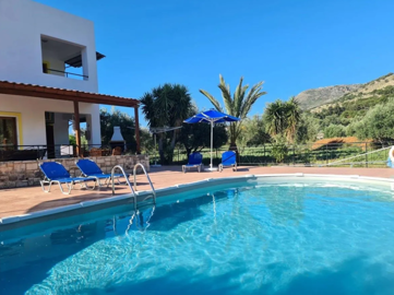 772c355d-4220-46d7-8062-30f4cd76951e