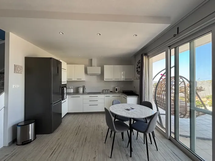 Image No.17-2 Bed House for sale