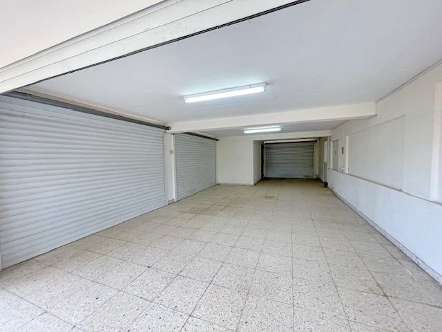 Image No.12-3 Bed Property for sale