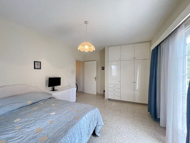 Image No.13-3 Bed Property for sale