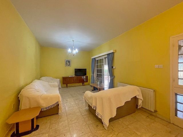 Image No.16-3 Bed Property for sale