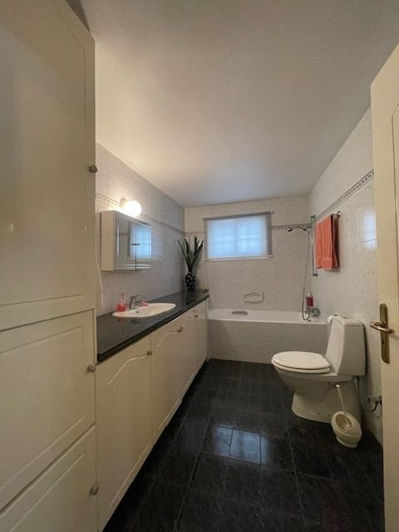 Image No.18-3 Bed Property for sale