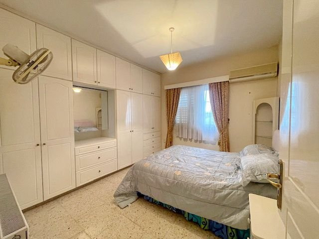 Image No.25-3 Bed Property for sale