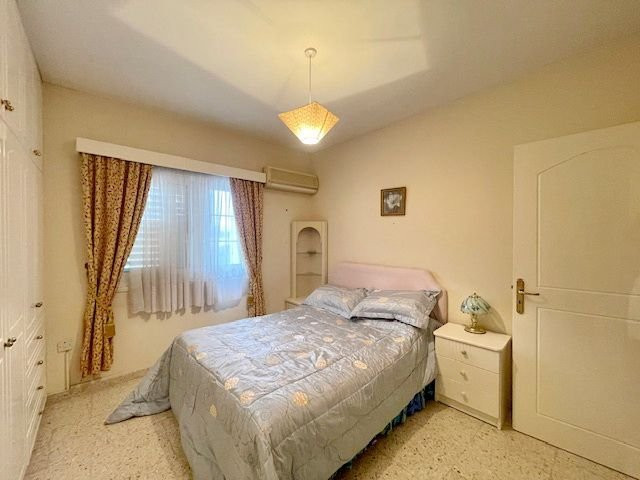 Image No.26-3 Bed Property for sale