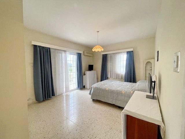 Image No.27-3 Bed Property for sale