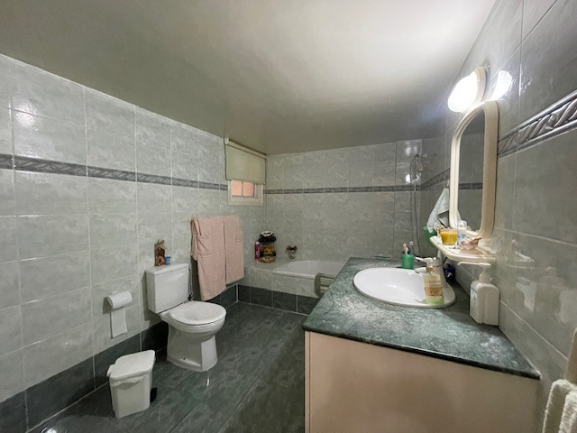 Image No.15-3 Bed Property for sale