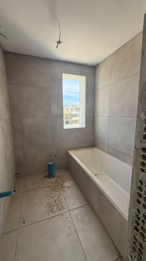 Image No.12-3 Bed Property for sale