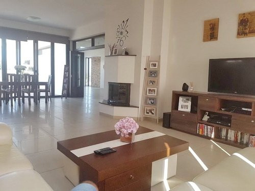 Image No.9-4 Bed Property for sale