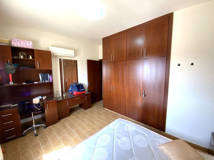 Image No.10-4 Bed Property for sale