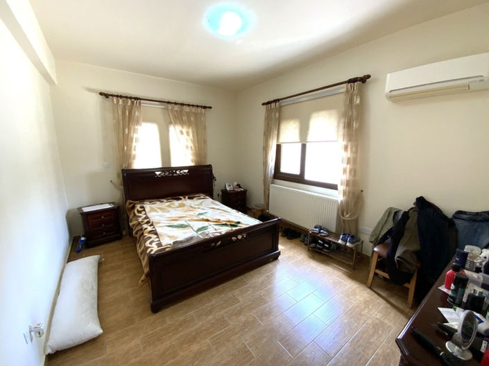 Image No.6-4 Bed Property for sale