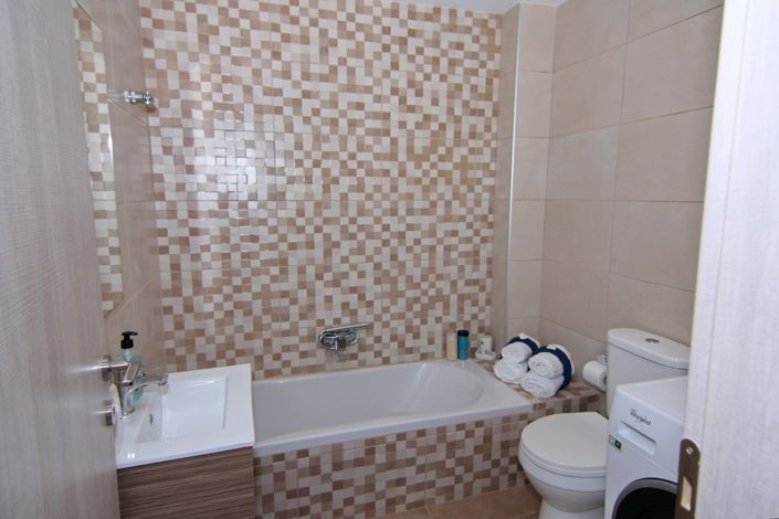 Image No.17-2 Bed House for sale