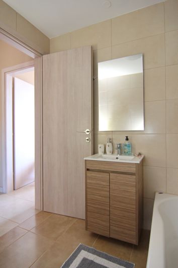 Image No.18-2 Bed House for sale