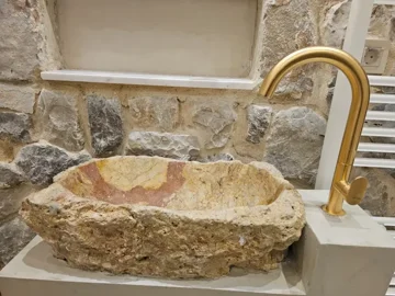 cc7851c6-b32c-446a-9d01-e466560e94f2