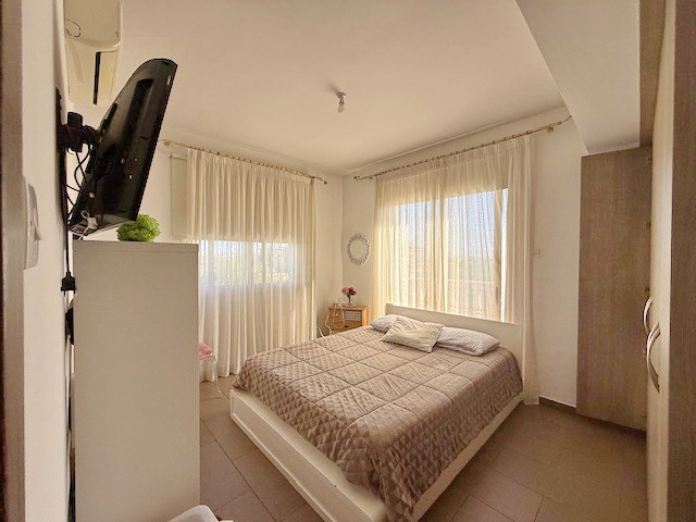 Image No.17-3 Bed Property for sale