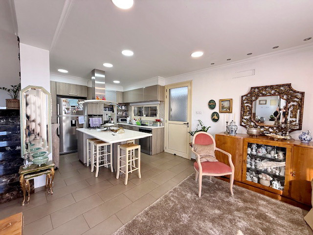 Image No.6-3 Bed Property for sale