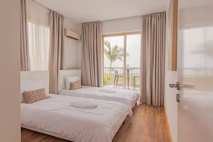 Image No.11-4 Bed Property for sale