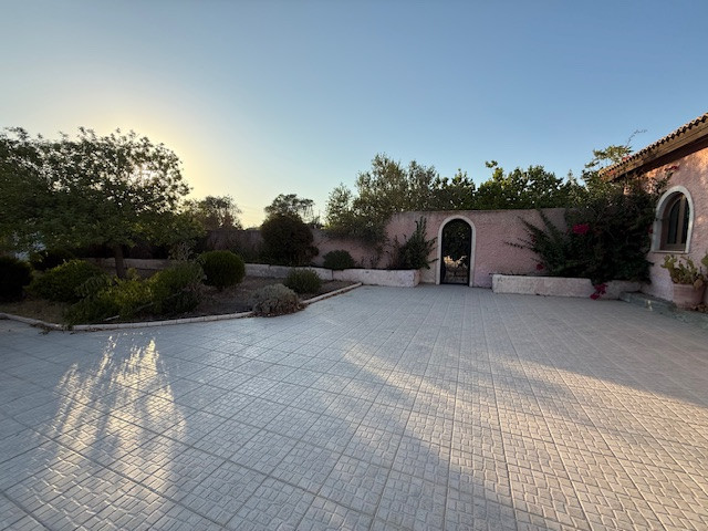 Image No.2-4 Bed Villa for sale