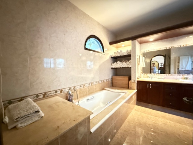 Image No.22-4 Bed Villa for sale