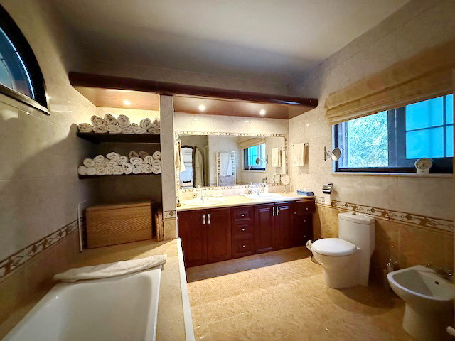 Image No.23-4 Bed Villa for sale