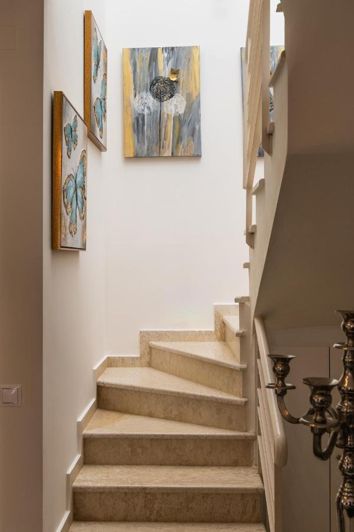 Image No.12-2 Bed House for sale