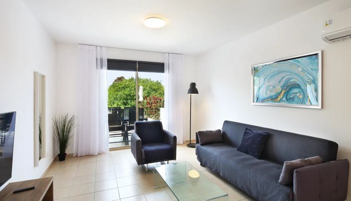 Image No.3-Appartement de 2 chambres à vendre à Universal