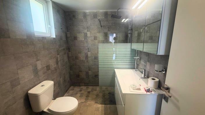 Image No.10-2 Bed House for sale