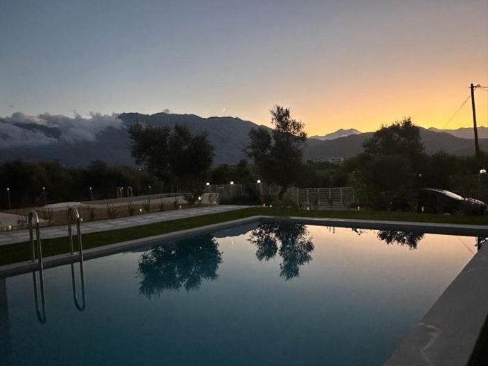 Image No.25-2 Bed House for sale