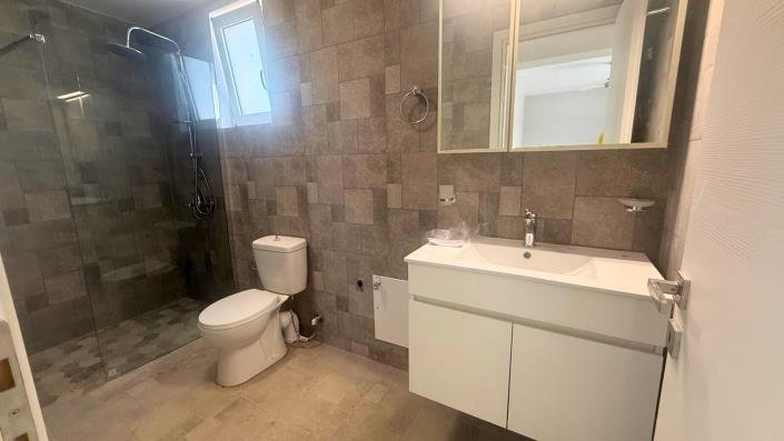 Image No.9-2 Bed House for sale