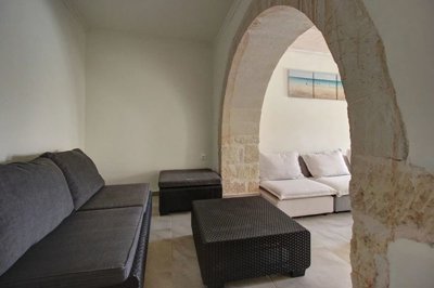 eaef83e9-7c22-4d38-b908-1b949859e047