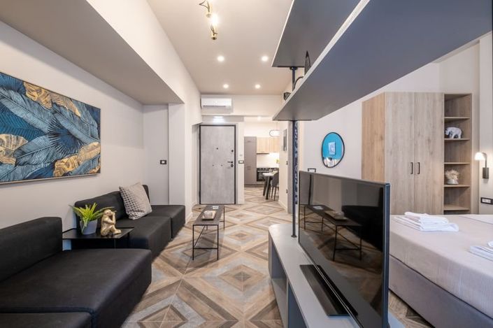 Image No.24-5 Bed Apartment for sale