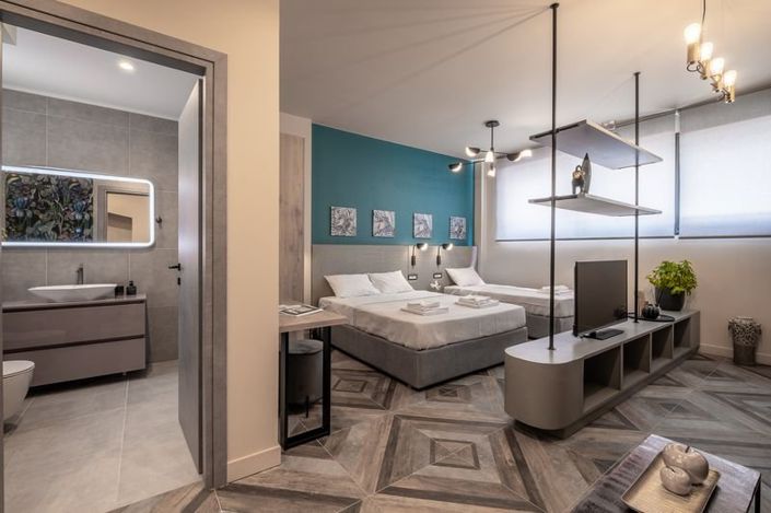 Image No.25-5 Bed Apartment for sale