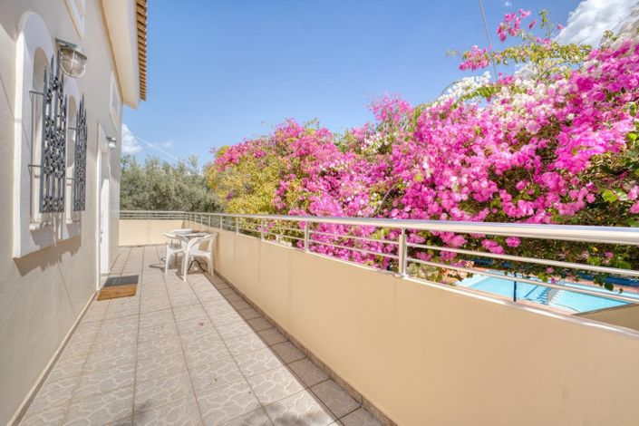 Image No.12-4 Bed House for sale