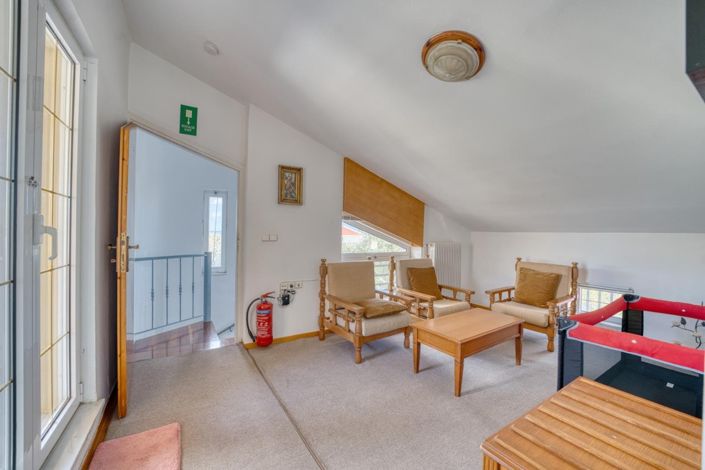 Image No.19-4 Bed House for sale