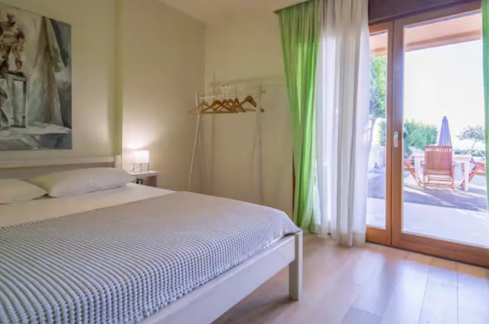 Image No.18-4 Bed House for sale