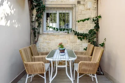 b0f33346-4385-439a-b008-63ae692fa90b