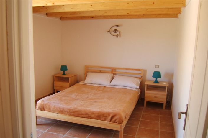 Image No.8-5 Bed House for sale