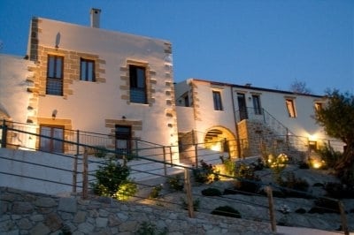 1 - , Casa