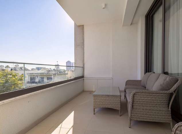 Image No.25-3 Bed Apartment for sale