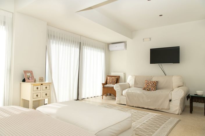 Image No.7-3 Bed House for sale