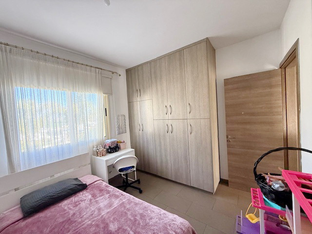 Image No.18-3 Bed Property for sale