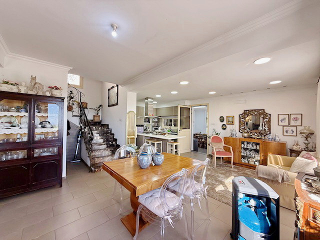 Image No.7-3 Bed Property for sale