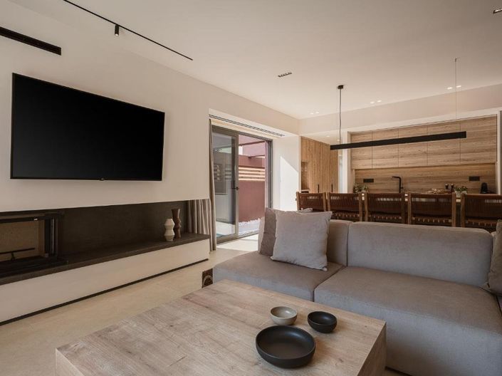 Image No.8-5 Bed House for sale