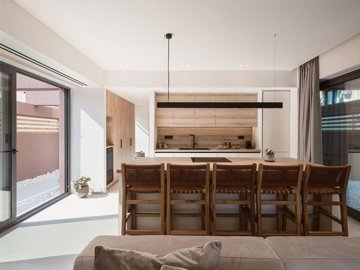 f8b108bb-81fb-4383-8b69-9deda5d24d01