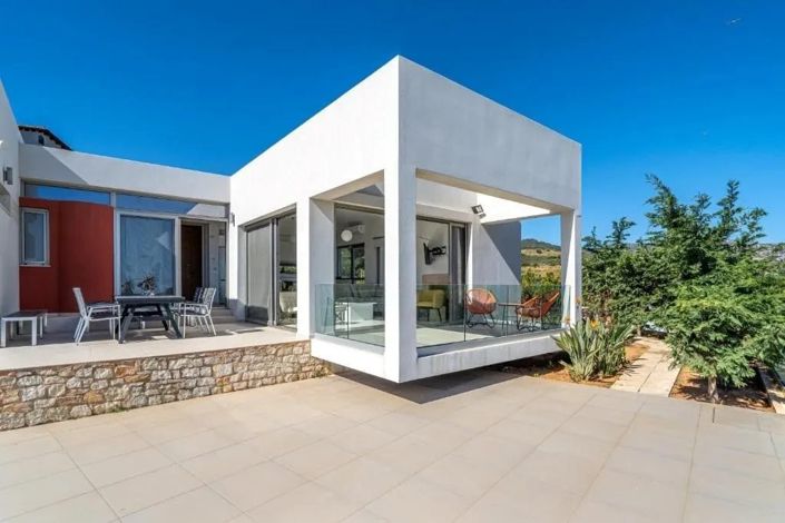 Image No.12-6 Bed House for sale