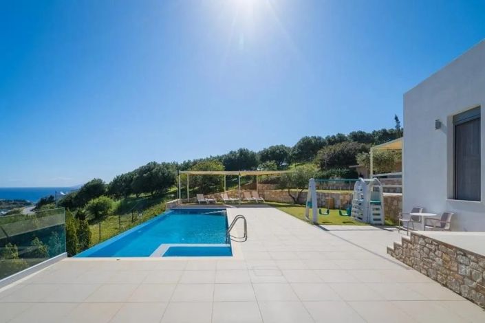 Image No.14-6 Bed House for sale