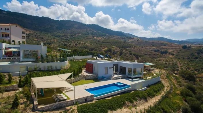 Image No.26-6 Bed House for sale