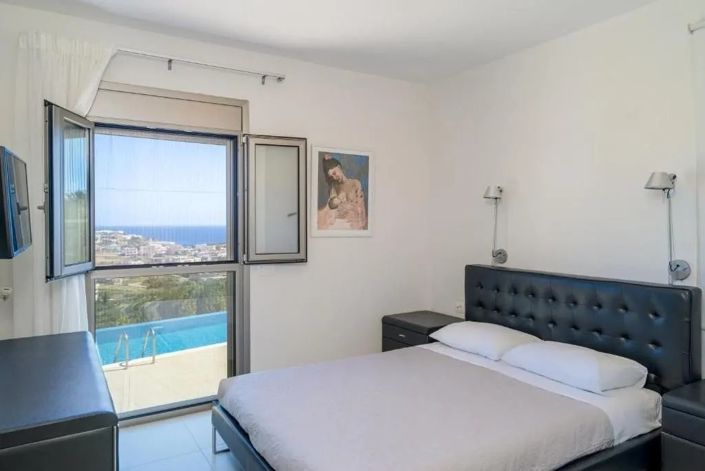 Image No.5-6 Bed House for sale