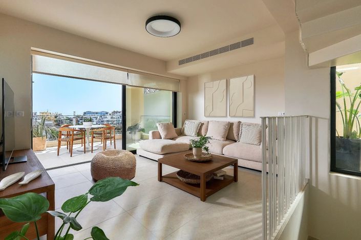 Image No.19-6 Bed House for sale