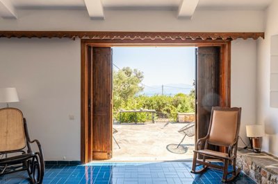 ef0b901f-a0c9-4d29-831d-7c7eed3f5cd7