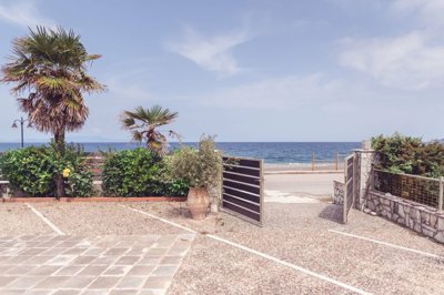 84615366-848d-4977-b254-d03cba03ef42